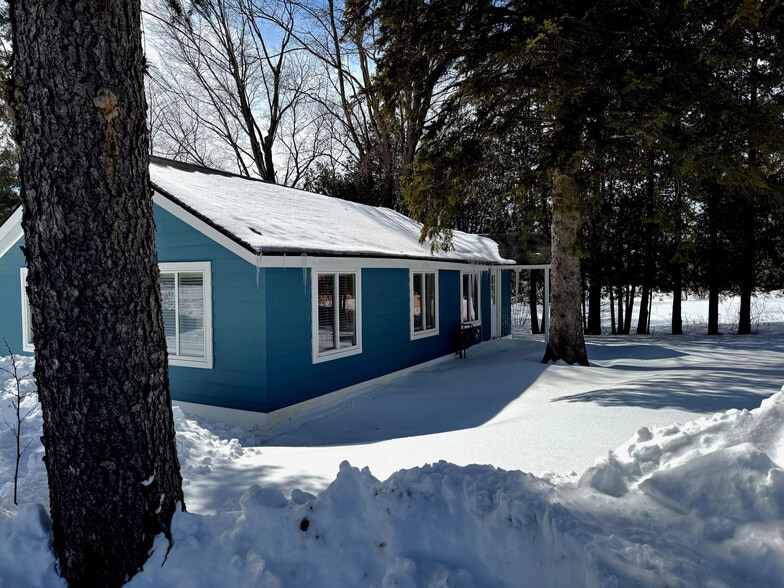 More Photos Of 4472 M-75, Walloon Lake Bar For Sale