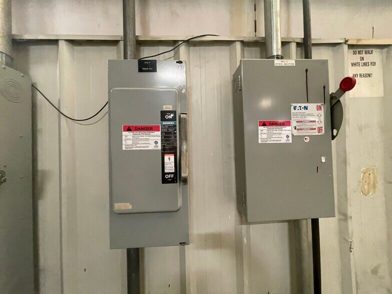 More Photos Of 1137 Progress Rd, Suffolk Manufacturing For Lease