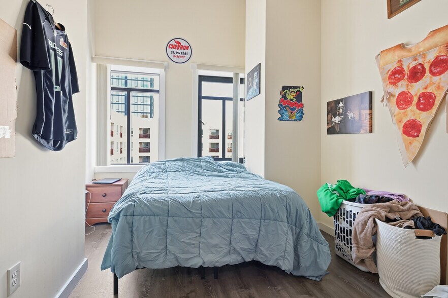 More Photos Of 833 N Market St, Wilmington Storefront Retail Residential For Sale