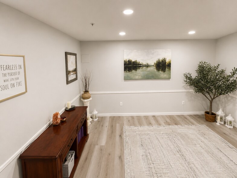 More Photos Of 1950 Keene Rd, Richland Office For Sale
