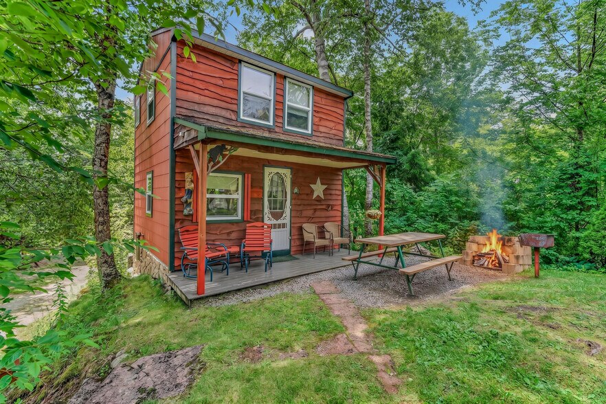 More Photos Of 218 US Route 3, Lincoln Hospitality For Sale