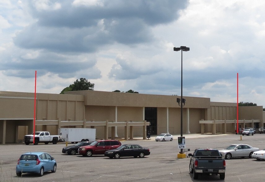 More Photos Of 2234-2288 E South Blvd, Montgomery Storefront For Sale