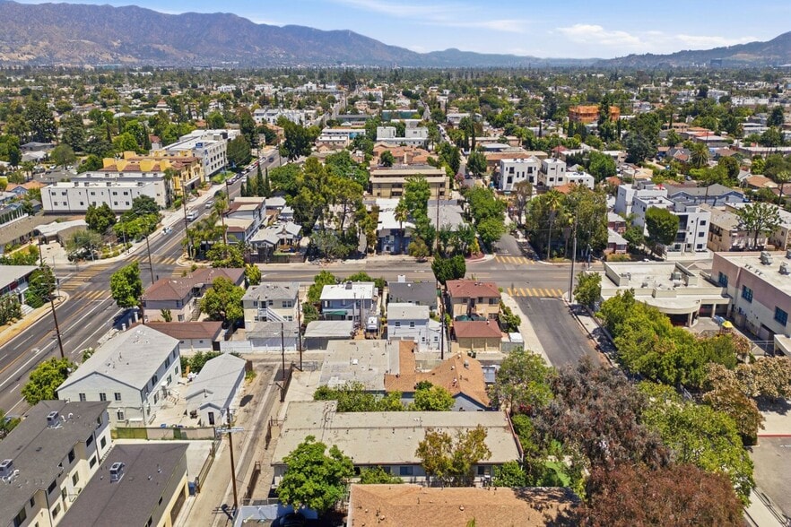 More Photos Of 11421 Tiara St, North Hollywood Apartments For Sale