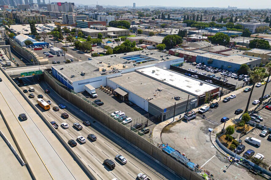 More Photos Of 341 W 31st St, Los Angeles Warehouse For Sale