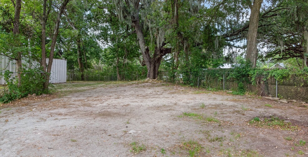 More Photos Of 6803 N Orange Blossom Trail, Orlando Specialty For Sale