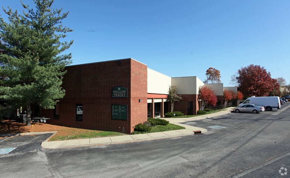 More Photos Of 820 Fesslers Pky, Nashville Light Distribution For Lease