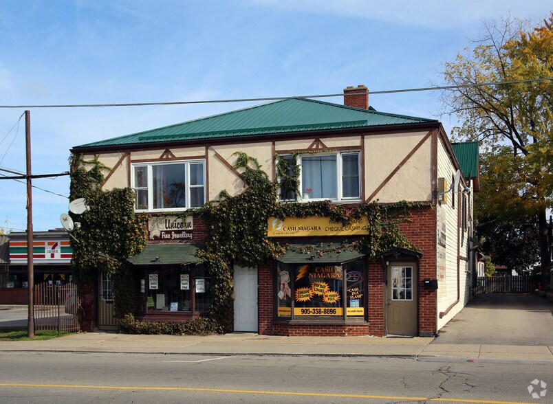 More Photos Of 5126 Victoria Ave, Niagara Falls Storefront Retail Residential For Lease
