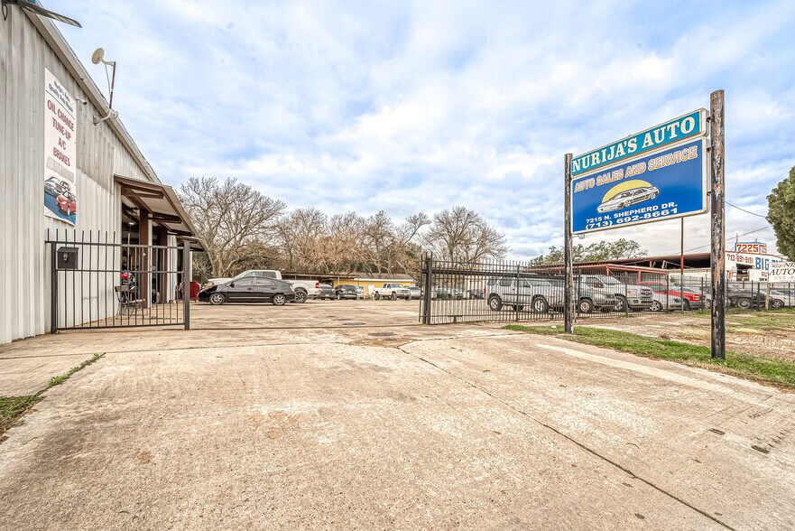 More Photos Of 7215 N Shepherd Dr, Houston Auto Repair For Sale