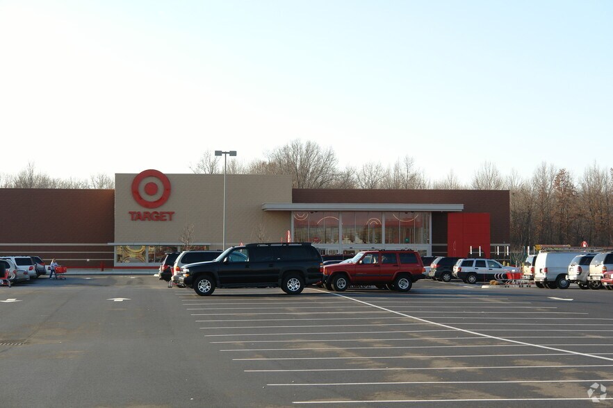 More Photos Of 7566-7590 Oak Point Rd, Amherst Storefront For Lease