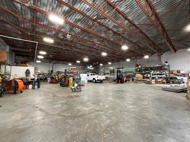 More Photos Of 4181 N 116th Ter, Clearwater Manufacturing For Sale