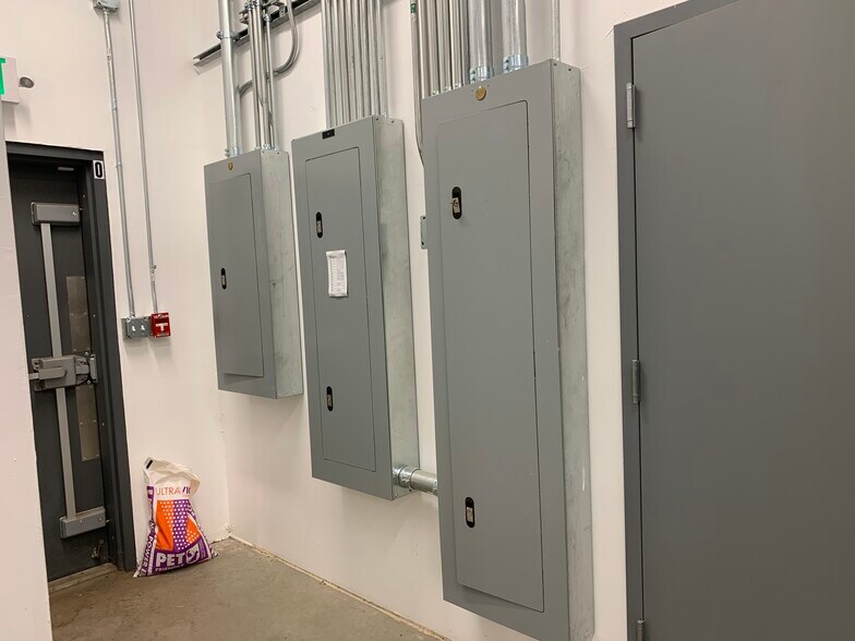 More Photos Of 6101 Washington St, Denver Warehouse For Sale