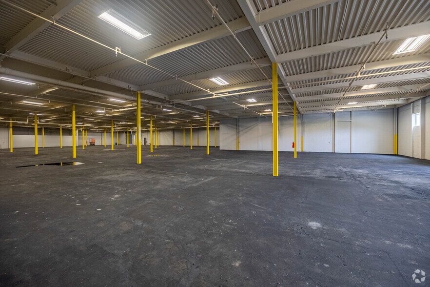 More Photos Of 2181 Grand Ave, Cincinnati Manufacturing For Lease