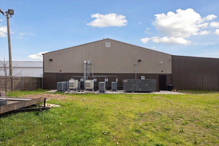 More Photos Of 919 Michigan St, Niles Warehouse For Sale