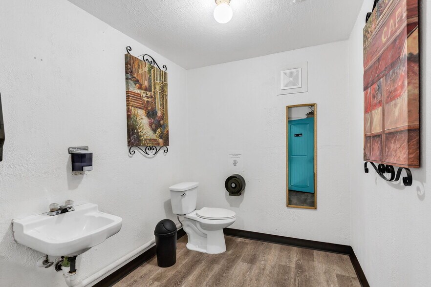More Photos Of 2301 E Main St, Canon City General Retail For Sale