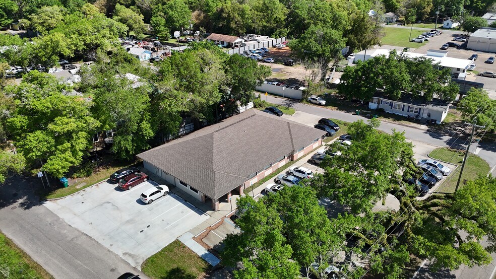 More Photos Of 4540 W Railroad St, Gulfport Medical For Sale