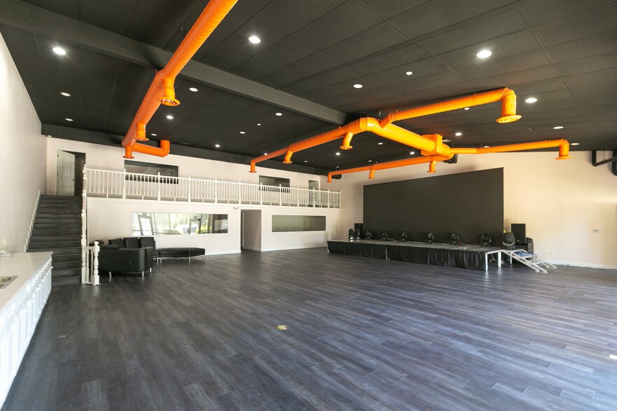 More Photos Of 1921 Carnegie Ave, Santa Ana Industrial For Lease