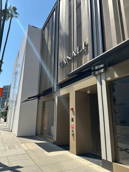 More Photos Of 9549-9551 Wilshire Blvd, Beverly Hills Storefront Retail Office For Lease