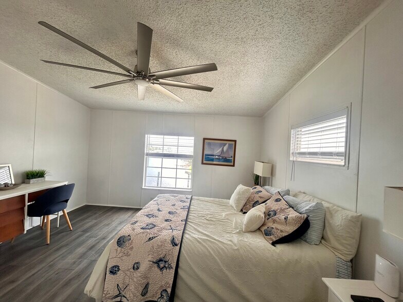 More Photos Of 6501 Boatyard Dr, Hudson Specialty For Sale