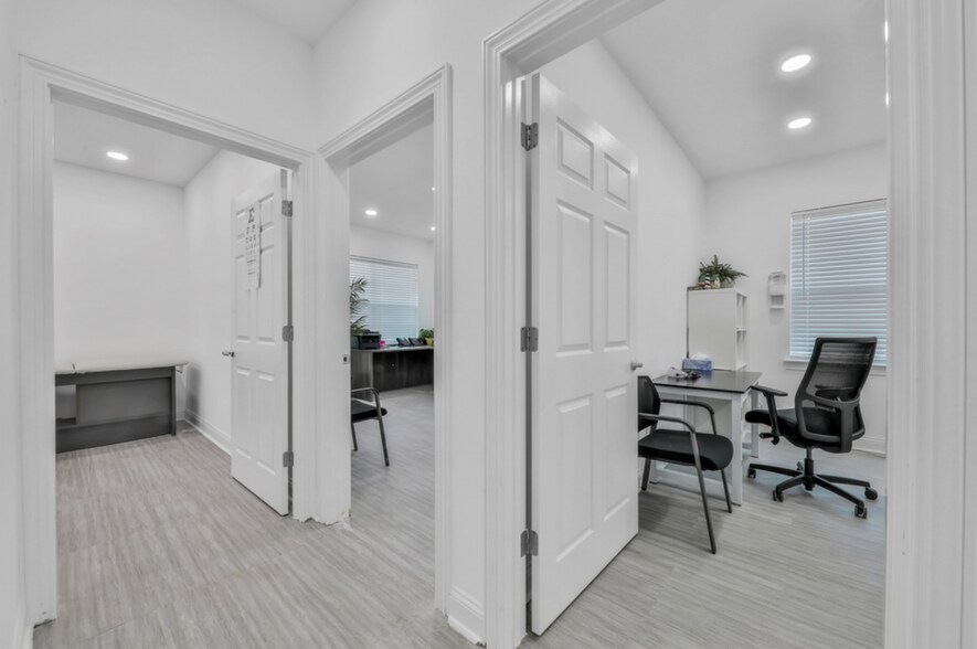 More Photos Of 6100 Greenland Rd, Jacksonville Medical For Sale