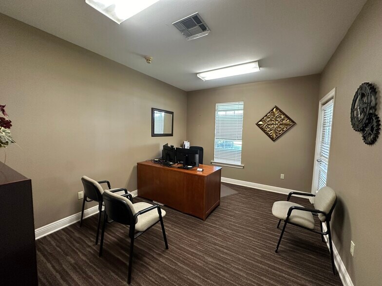 More Photos Of 12320 Burnside ave, Gonzales Office For Sale