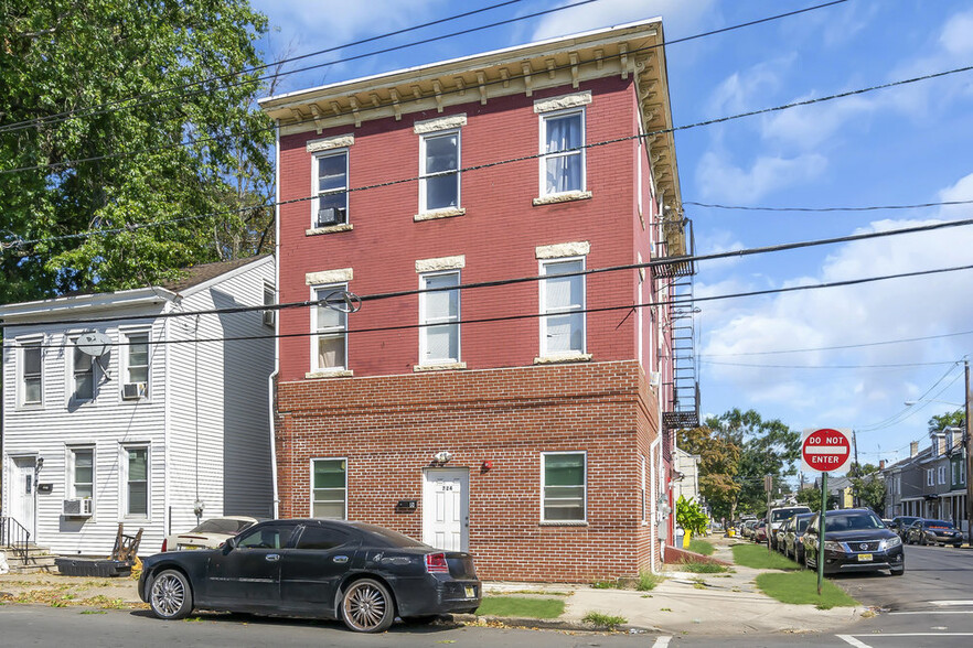 Primary Photo Of 724 Division St, Trenton Apartments For Sale