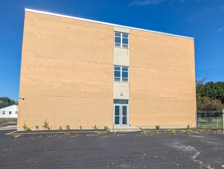 More Photos Of 350 Georgetown Rd, Carneys Point Schools For Lease