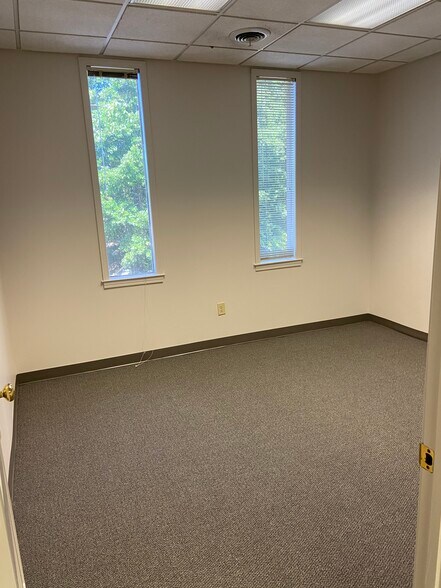More Photos Of 333 Sandy Springs Cir NE, Sandy Springs Office For Lease
