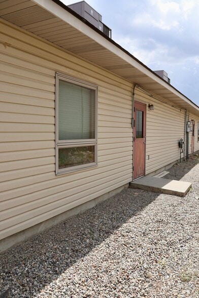 More Photos Of 120 Cole Ave, Pinedale Office For Sale