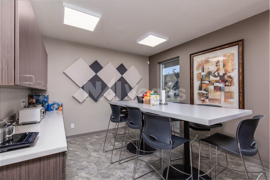 More Photos Of 2645 W Cheyenne Ave, North Las Vegas Research And Development For Sale