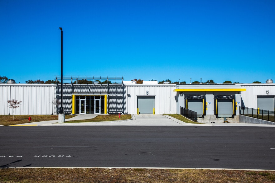 More Photos Of 4500 Leeds Ave, North Charleston Manufacturing For Lease