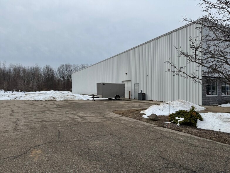More Photos Of 3303 William Richardson Dr, South Bend Light Manufacturing For Sale