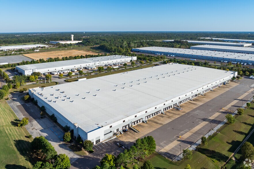 More Photos Of 4325 Executive Dr, Southaven Distribution For Lease