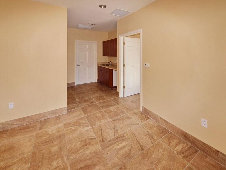 More Photos Of 1207-1251 Sarasota Center Blvd, Sarasota Unknown For Lease