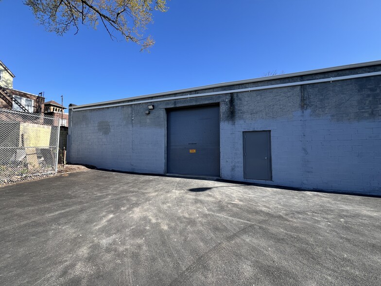More Photos Of 11 Brookdale Ave, Newark Warehouse For Lease