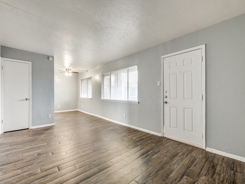More Photos Of 911 W Wheatland Rd, Dallas Apartments For Sale
