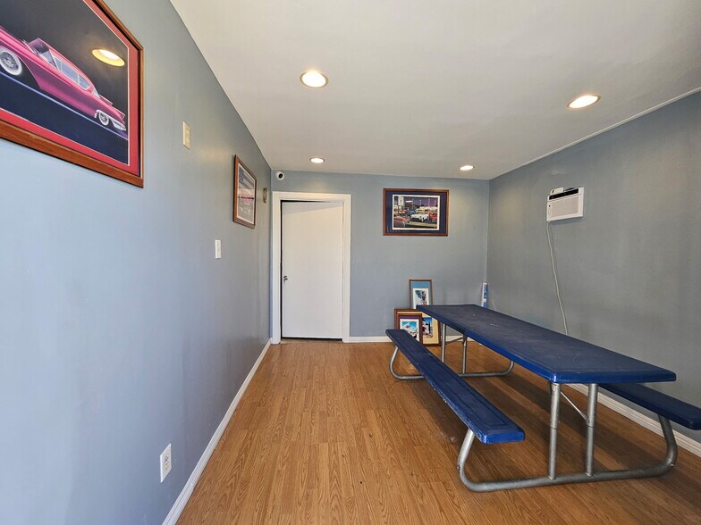 More Photos Of 6000 Vineland Ave, North Hollywood Medical For Sale