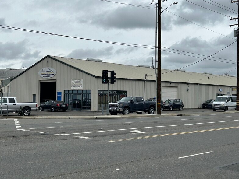 More Photos Of 1001 Richards Blvd, Sacramento Warehouse For Lease