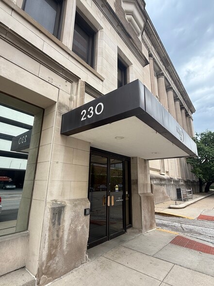 More Photos Of 230 E Ohio St, Indianapolis Office For Sale