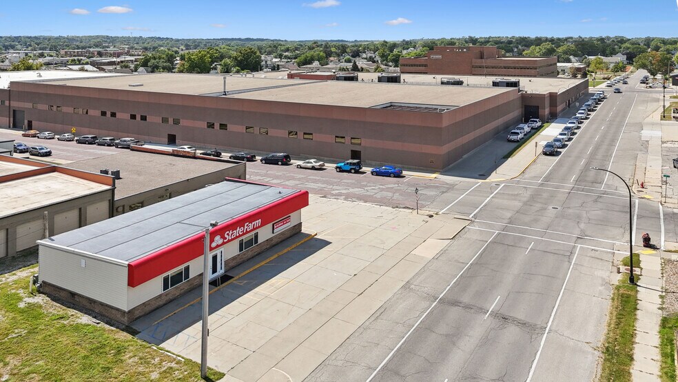 More Photos Of 101 E Linn St, Marshalltown Office For Sale