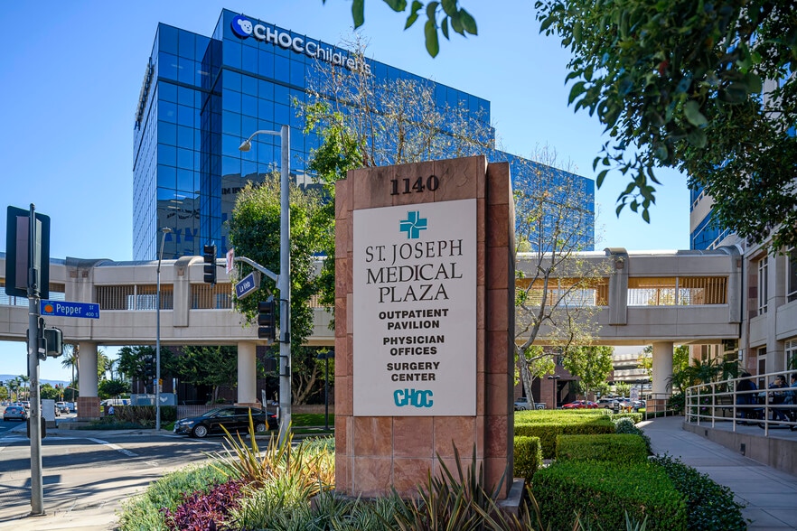 More Photos Of 1140 W La Veta Ave, Orange Medical For Lease