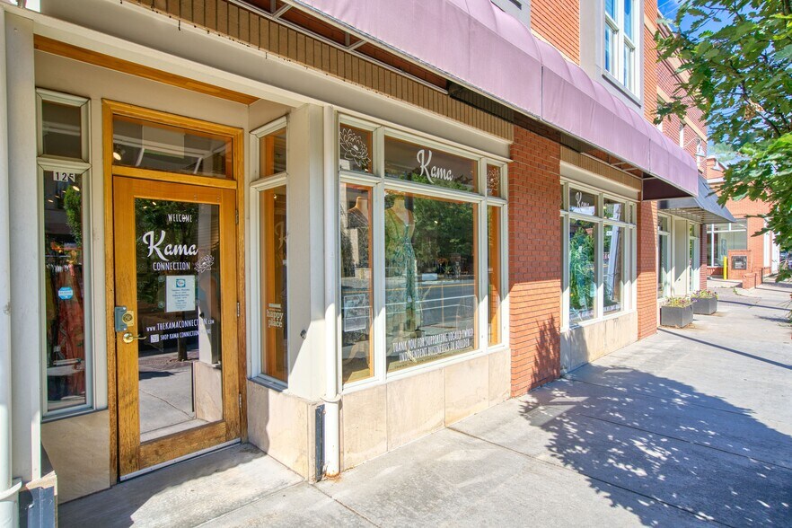 Primary Photo Of 1909 9th St, Boulder General Retail For Sale