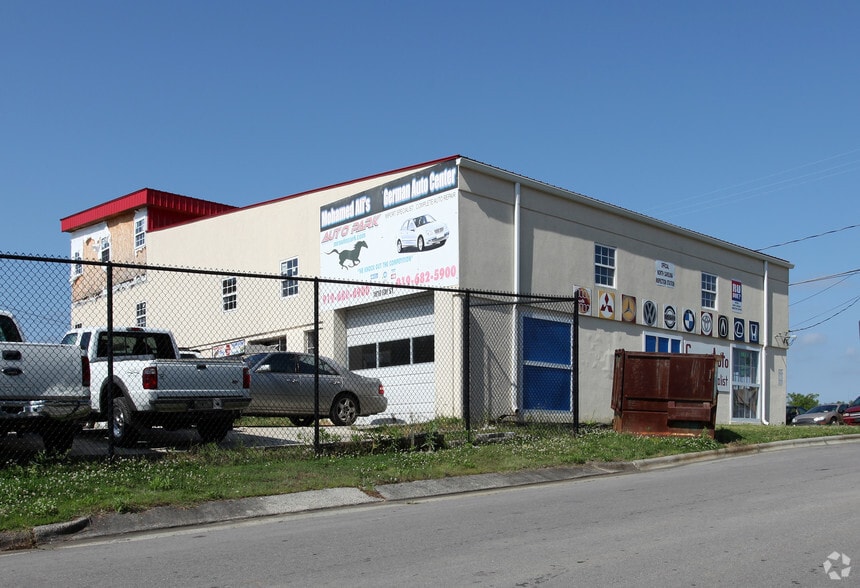 More Photos Of 1810 Fay St, Durham Auto Repair For Lease