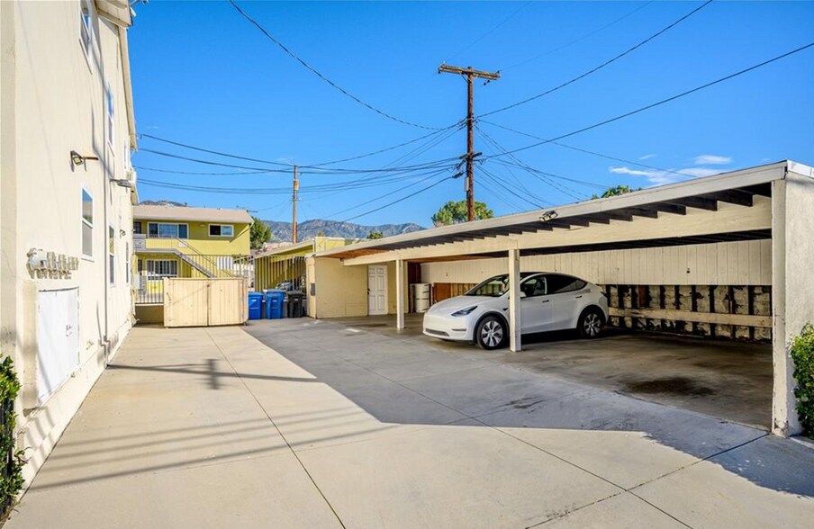More Photos Of 198 W Elmwood Ave, Burbank Apartments For Sale