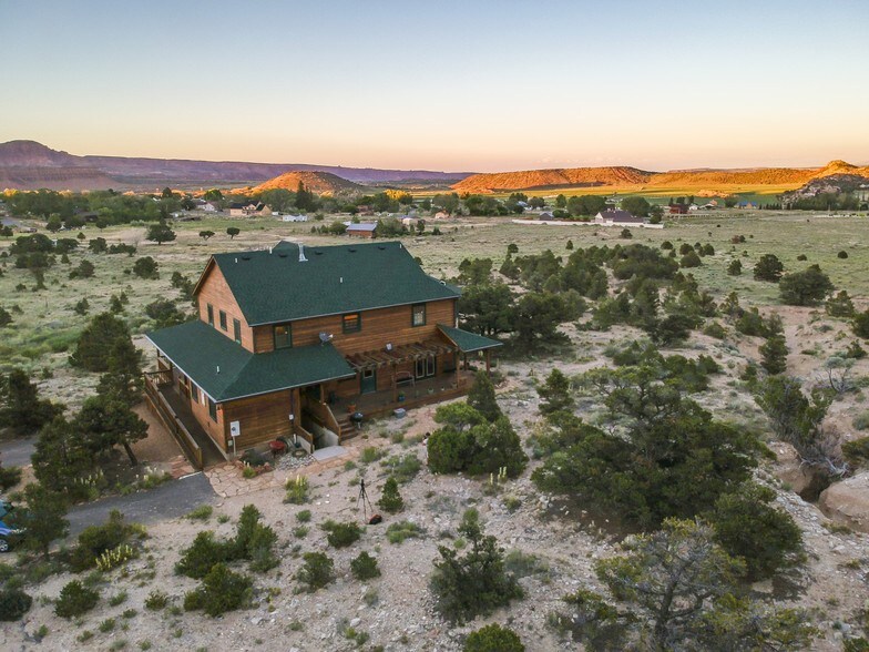 199 125 South St, Teasdale, UT 84773 Hospitality For Sale