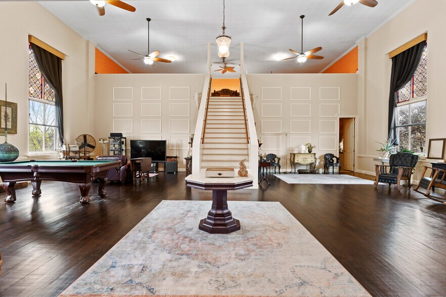 More Photos Of 4 Davis Aly, Loysville Specialty For Sale