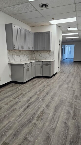 More Photos Of 200 Engineers Rd, Hauppauge Manufacturing For Lease