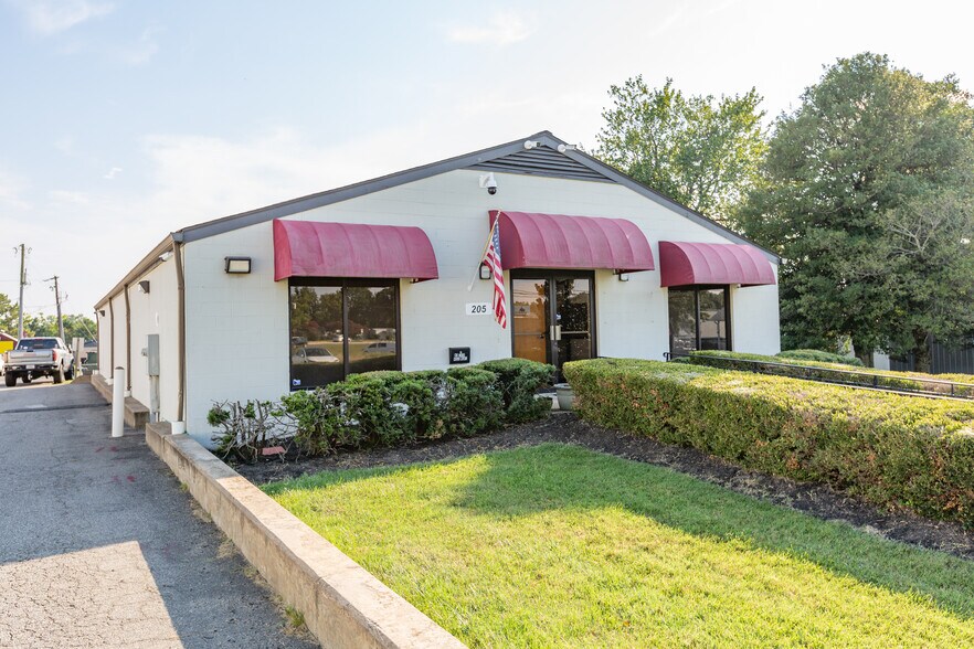 More Photos Of 205 Wallace Ln, Fredericksburg Warehouse For Sale