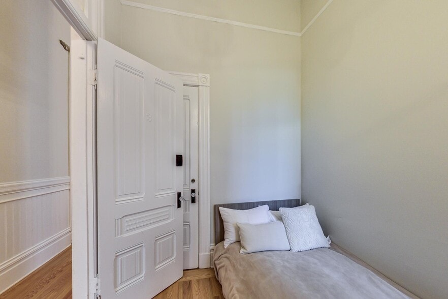 More Photos Of 751 Capp st, San Francisco Apartments For Sale