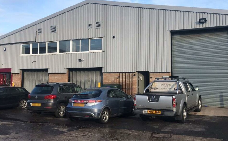More Photos Of 220-221 Cocker Rd, Preston Warehouse For Lease