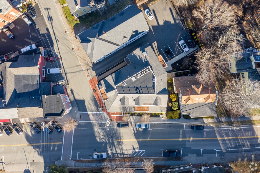 More Photos Of 1 Brook St, Cohasset Freestanding For Lease